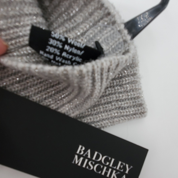🆕️  Badgley Mischka Shine Long Knit Wool Gloves - Picture 4 of 5